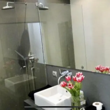 Apartment Bairroalto@pracacmoes Lissabon